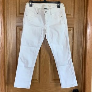AE White Capri Pants
